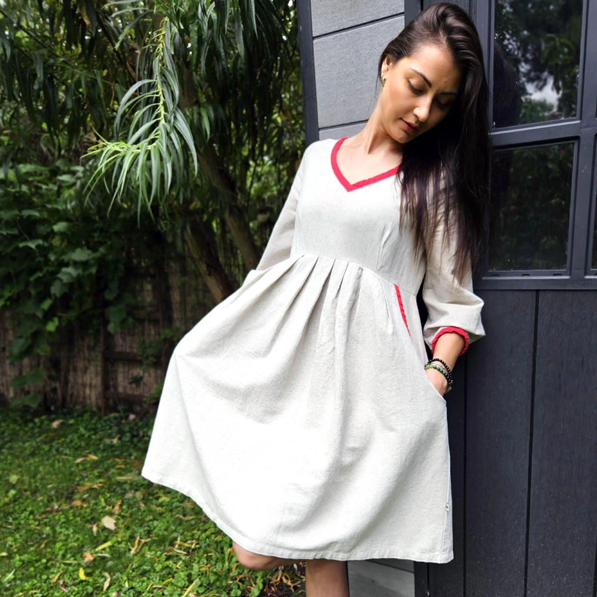 Cotton and hemp dress with red trim