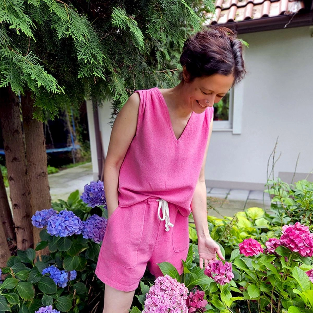 Women's shorts – pink