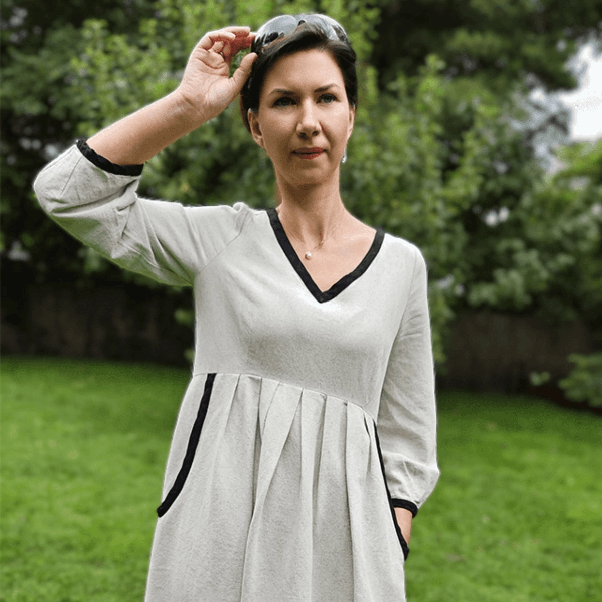 Cotton and hemp dress with black trim