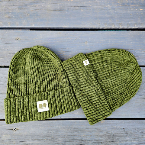 Hemp-cotton beanie with a small logo (green)