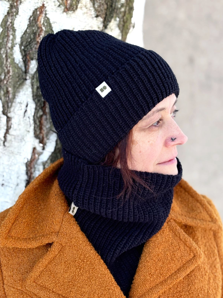 Hemp-cotton beanie with a small logo (black)
