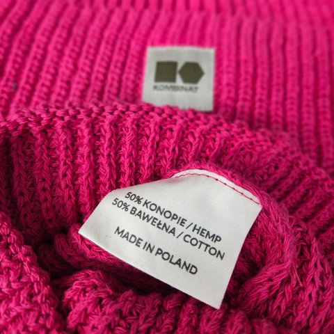 Hemp-cotton beanie with a small logo (fuchsia)