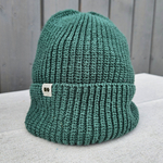 Hemp-cotton beanie with a small logo (emerald green)