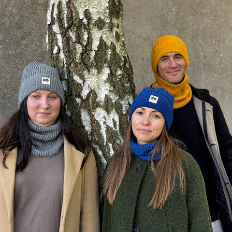 Hemp-cotton beanie with a small logo (mustard)
