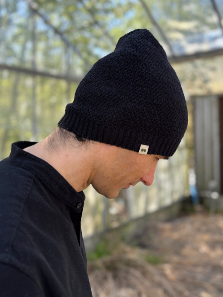 Thin knit hemp-cotton beanie, black