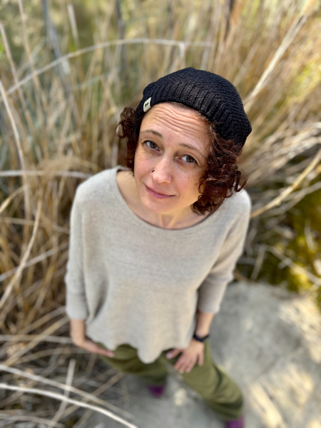 Thin knit hemp-cotton beanie, black