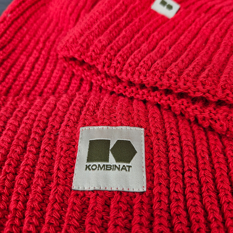 Hemp-cotton beanie with a small logo (red)