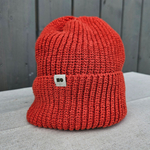 Hemp-cotton beanie with a small logo (redhead)