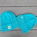 Hemp-cotton beanie with a small logo (turquoise)